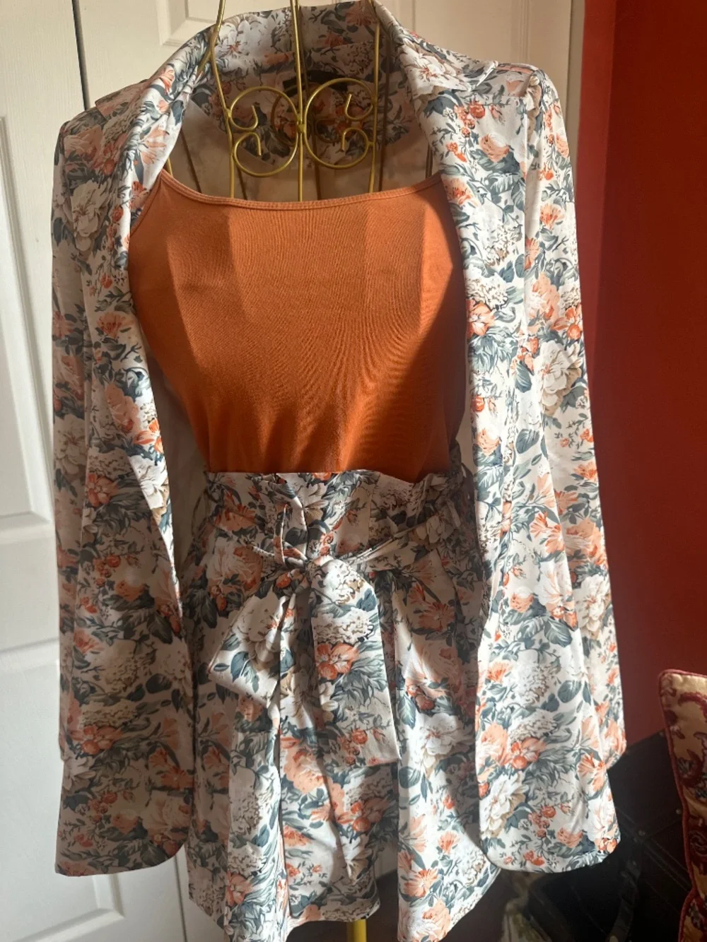 SHEIN Tall Floral Print Blazer & Paperbag Waist Belted Shorts